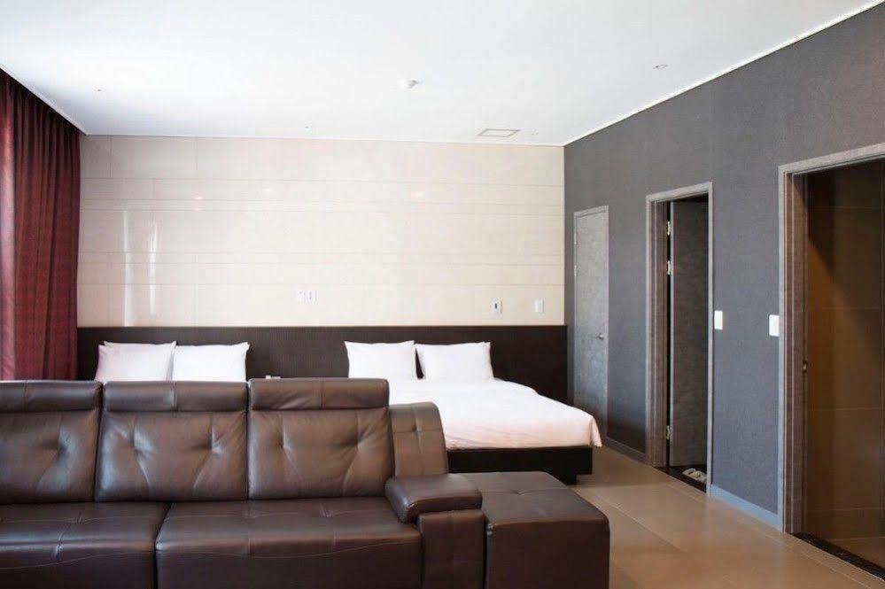G Tourist Hotel Wolmido انشيون المظهر الخارجي الصورة