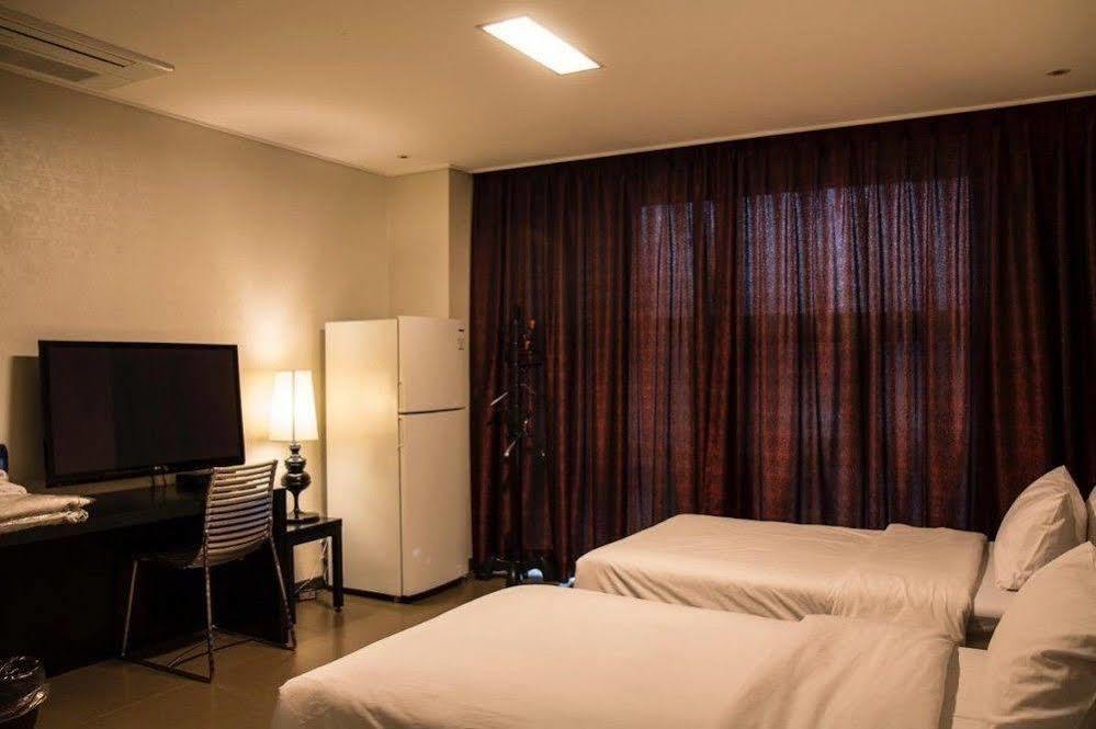 G Tourist Hotel Wolmido انشيون المظهر الخارجي الصورة